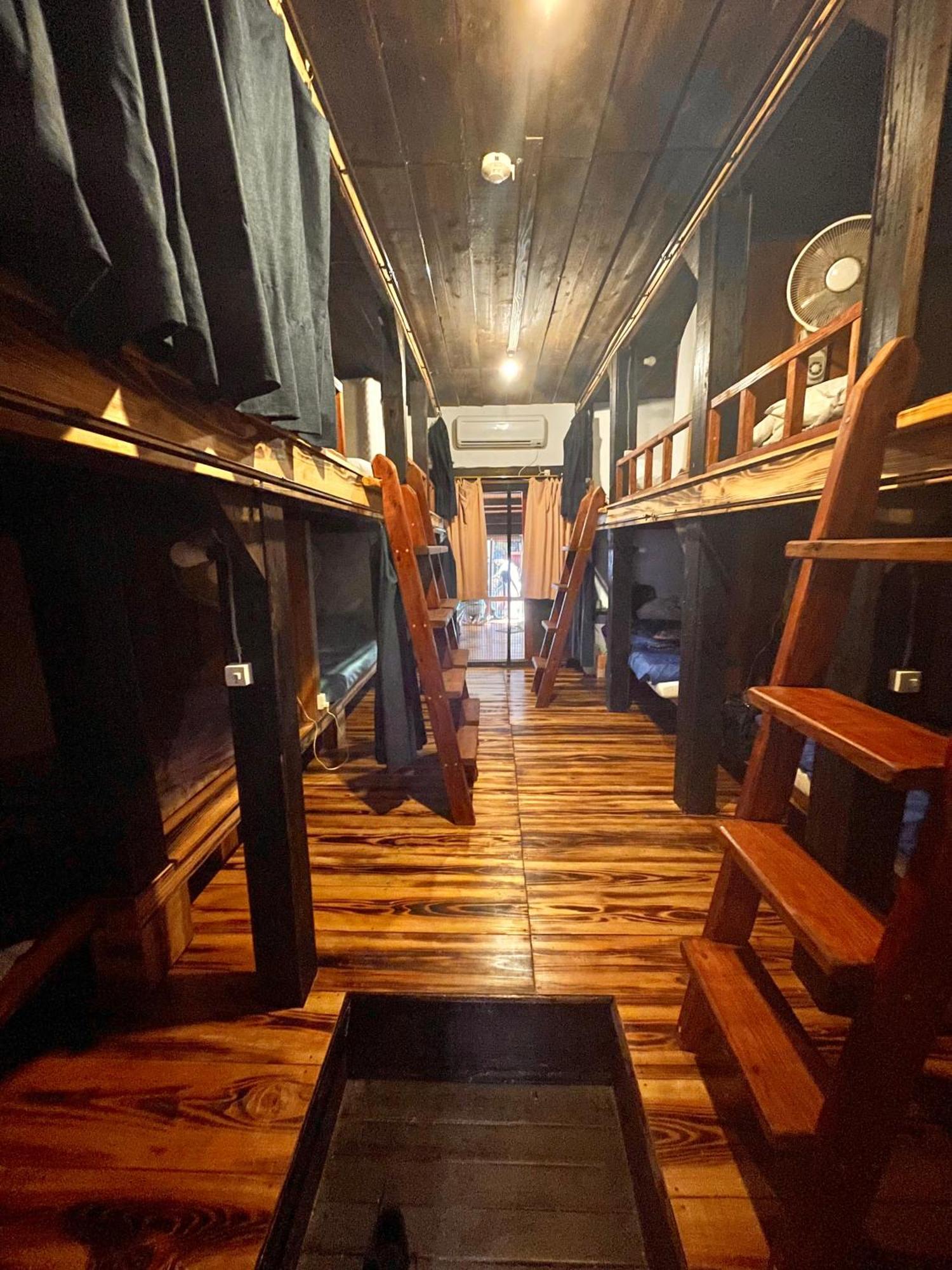 Hotel 月光荘沖縄 Naha Exterior foto